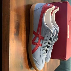 Like new Onitsuka Tigers Tokutens!
